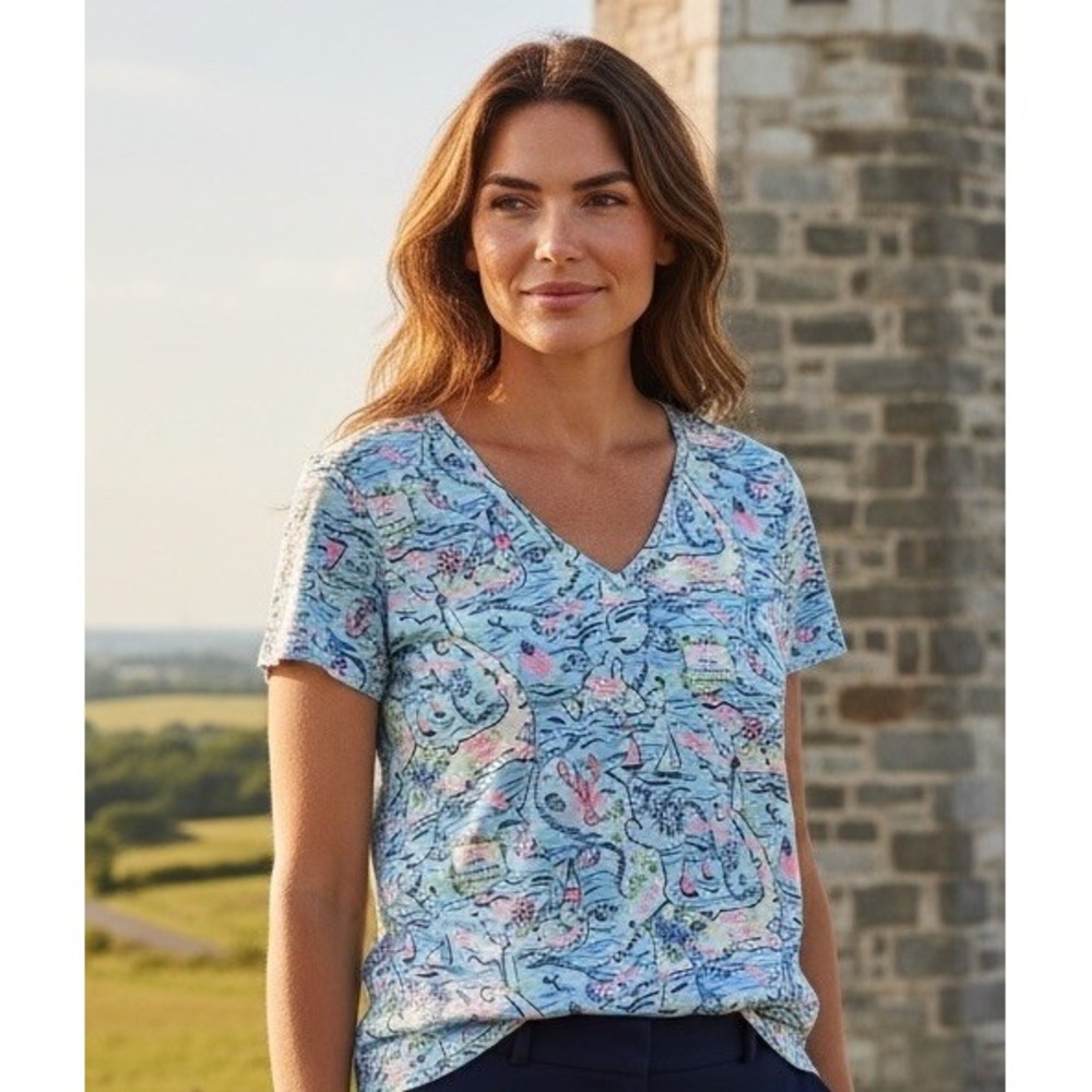 New Lilly Pulitzer XS Etta V-Neck Top Loves North Carolina Size X Small T Shirt